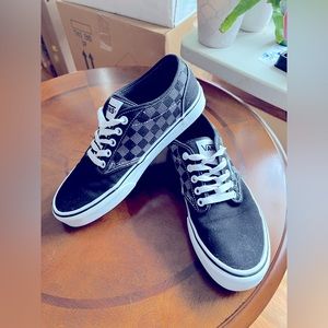 VANS old school sneakers EUC! Men 7.5/women 9